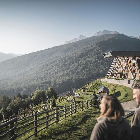 Alpin Panorama Hotel Hubertus Valdaora Esterno foto