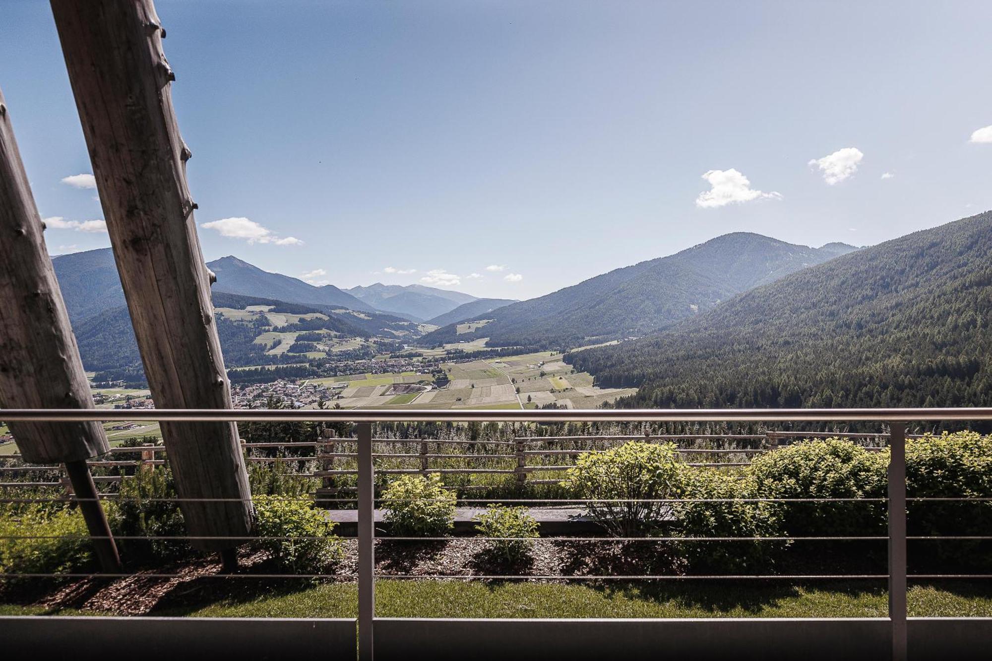 Alpin Panorama Hotel Hubertus Valdaora Esterno foto