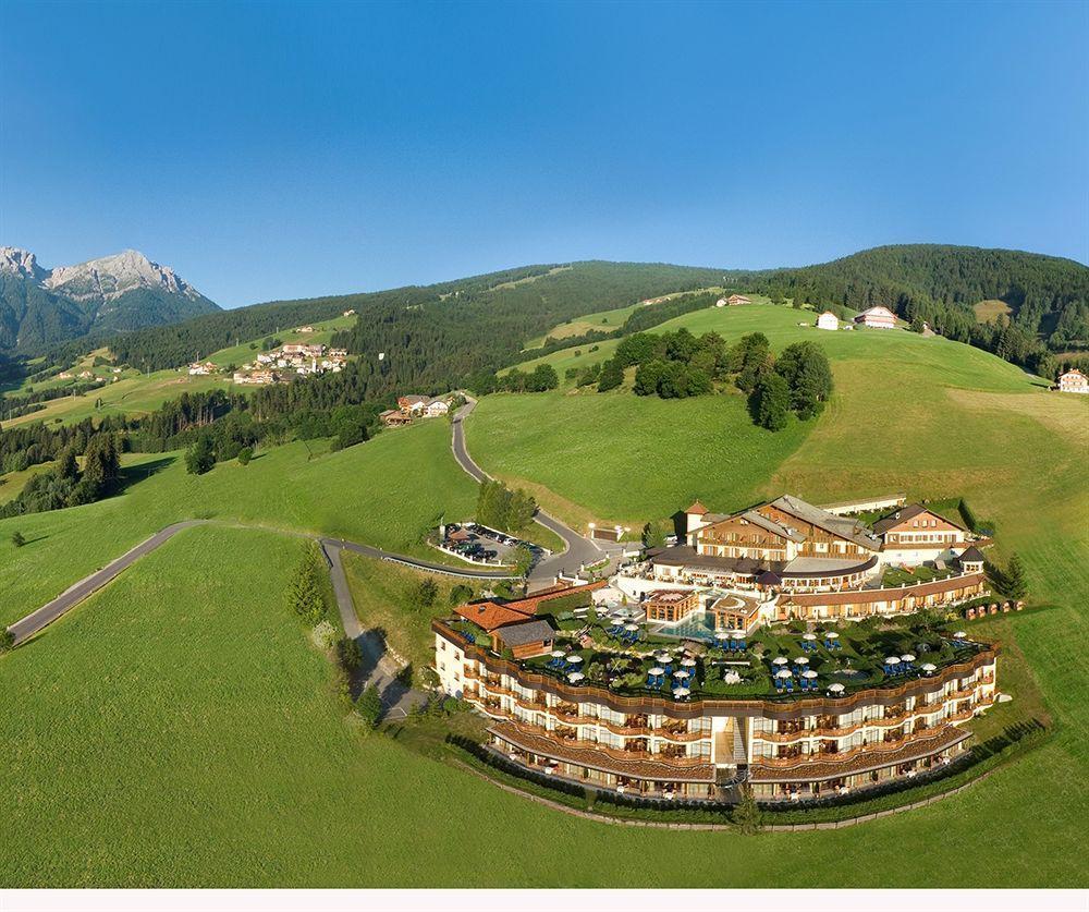 Alpin Panorama Hotel Hubertus Valdaora Esterno foto