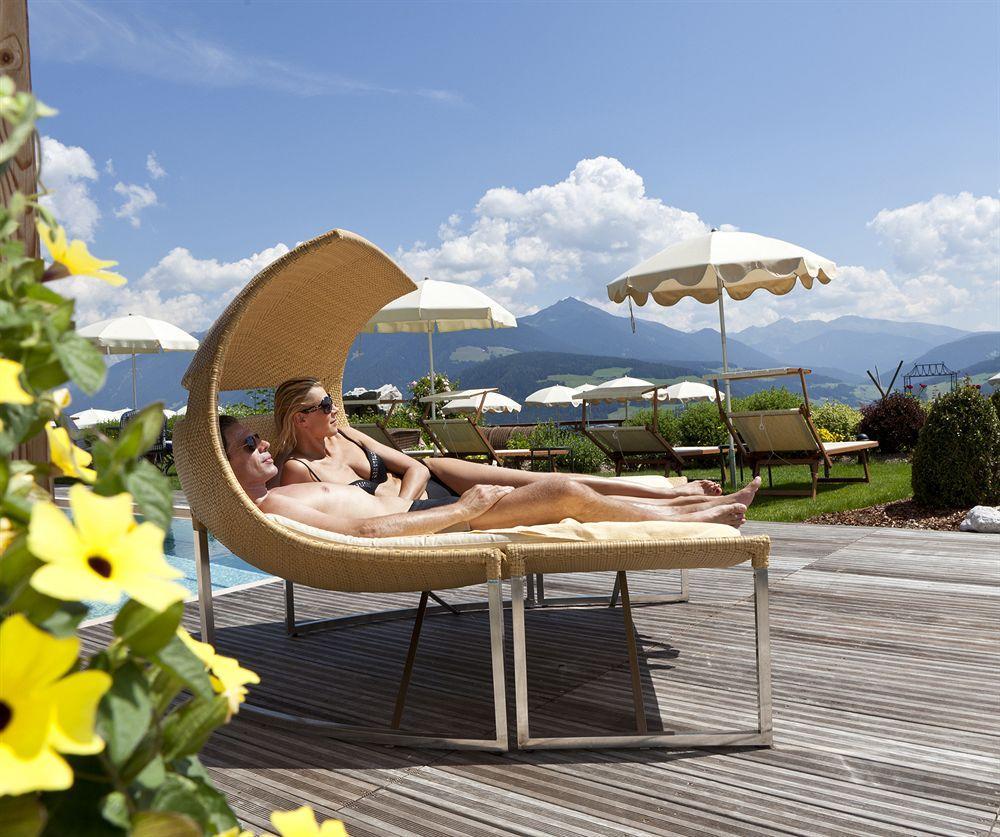 Alpin Panorama Hotel Hubertus Valdaora Esterno foto