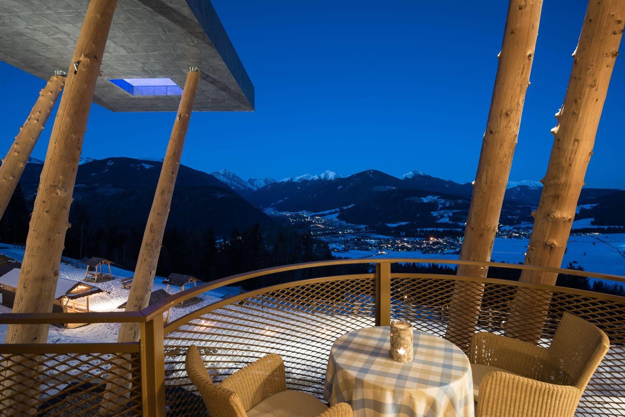 Alpin Panorama Hotel Hubertus Valdaora Esterno foto