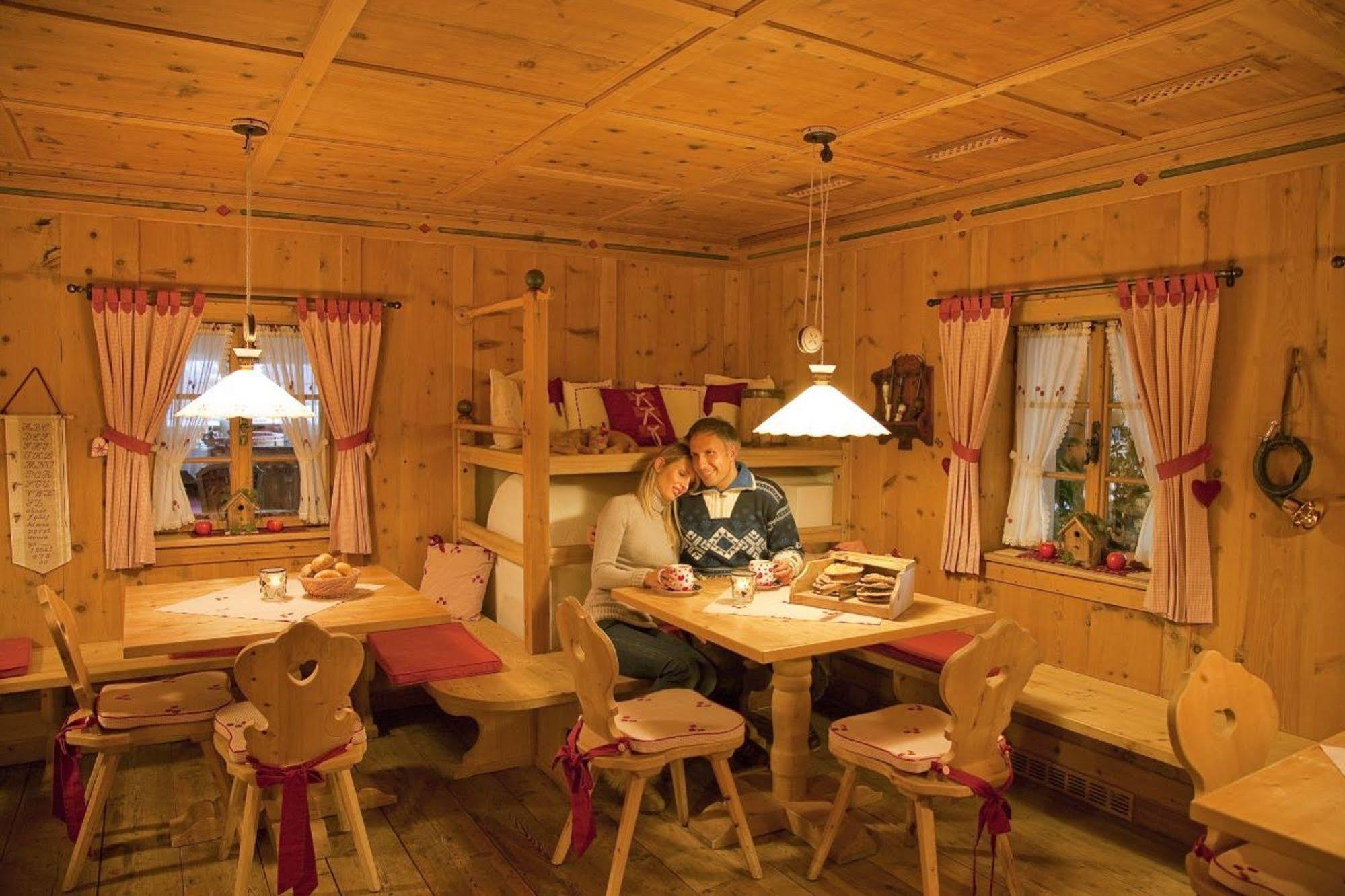Alpin Panorama Hotel Hubertus Valdaora Esterno foto